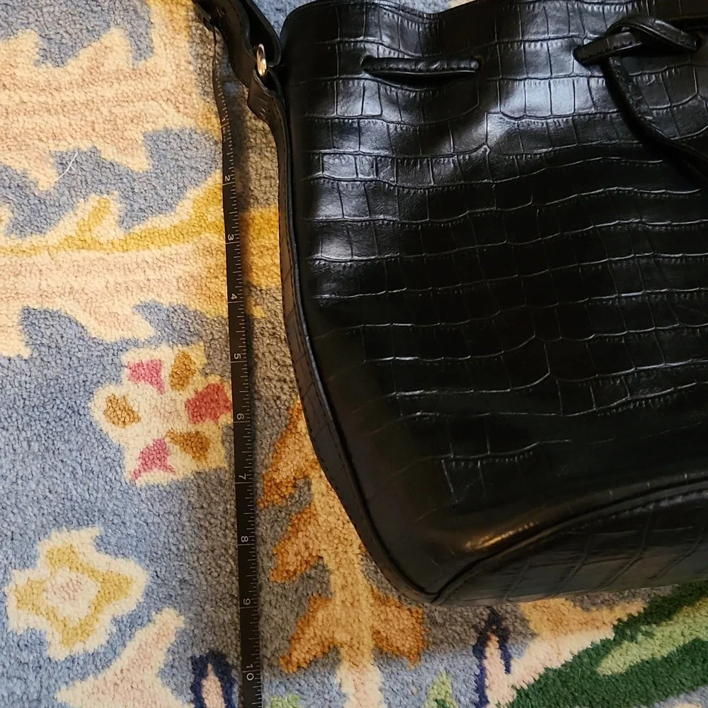 Sezane Farrow Croc Embossed Farrow Bucket Back - Picture 10 of 12